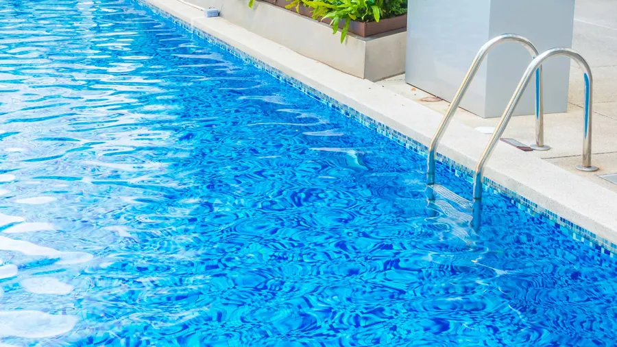 Piscina, Montante Living Design